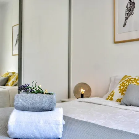 Phaedrus Living: Seaside Luxury Flat Lighthouse 67 דירה *