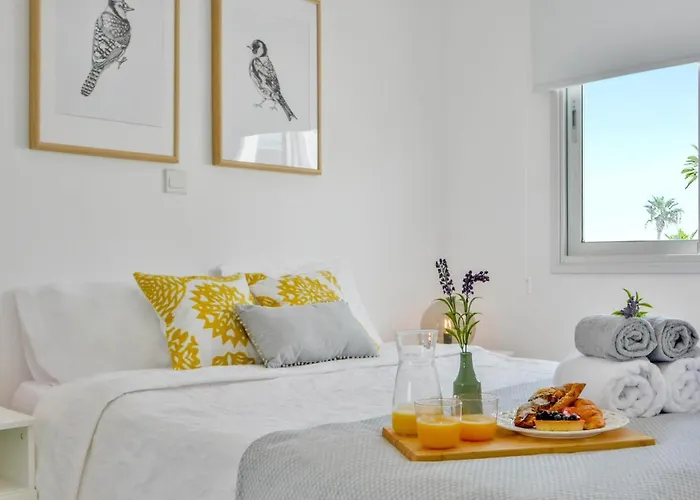 Phaedrus Living: Seaside Luxury Flat Lighthouse 67